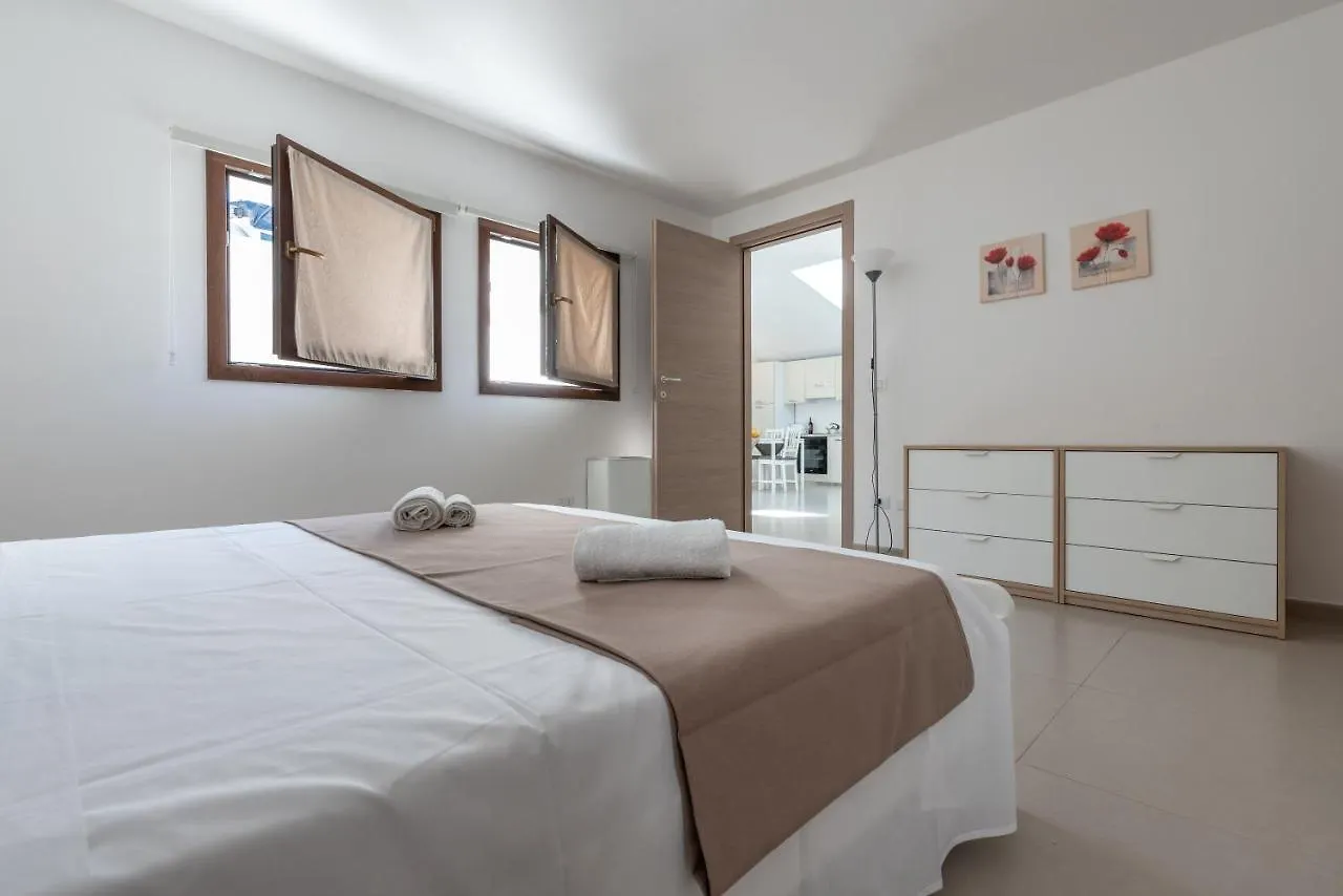 Malu Holiday Apartment-Palazzo Quaroni Palermo Apartment