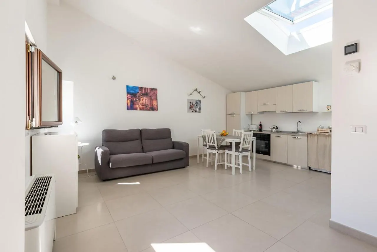 Malu Holiday Apartment-Palazzo Quaroni Palermo 0*,