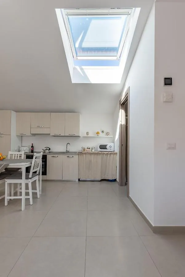 Malu Holiday Apartment-Palazzo Quaroni Palermo