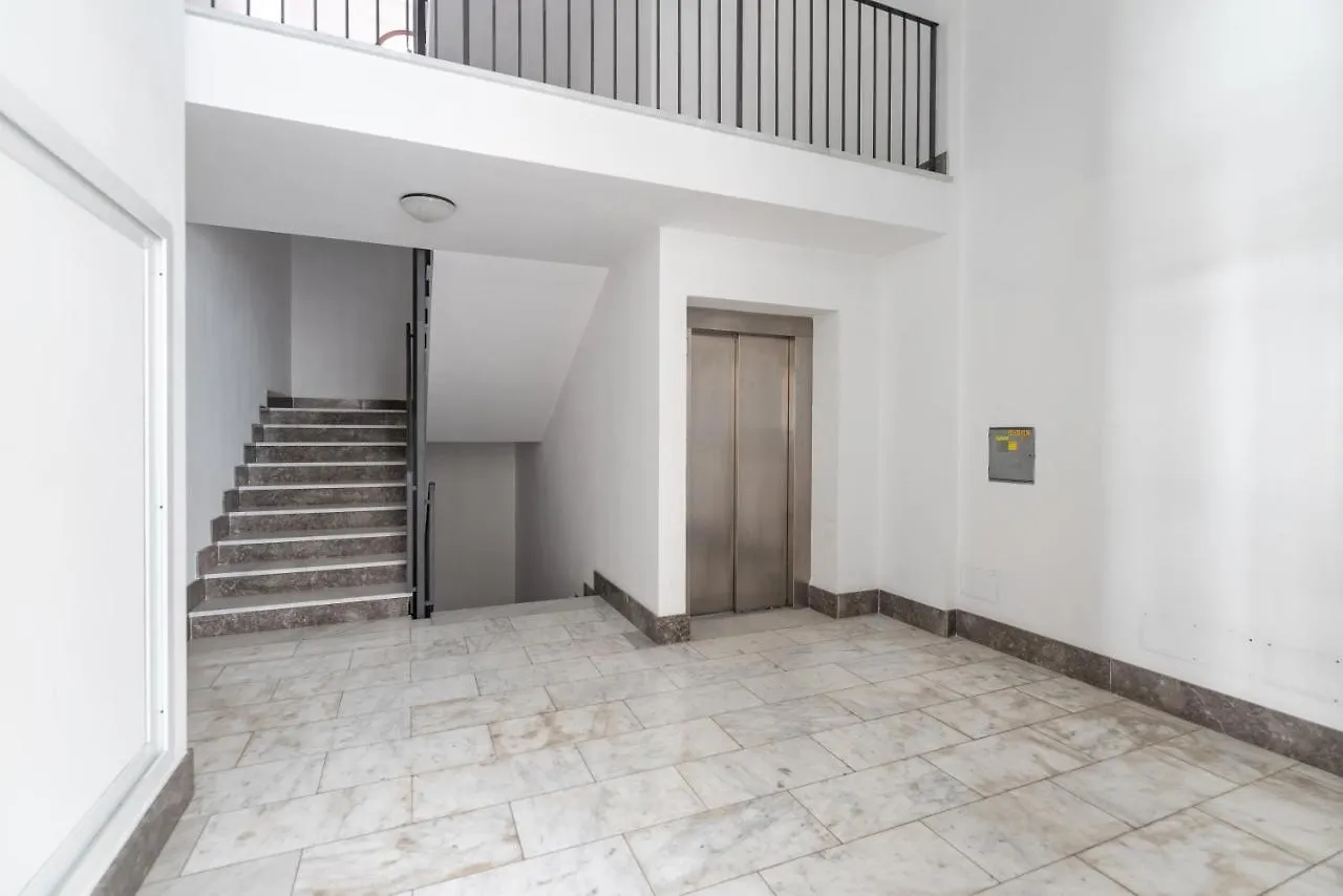 Malu Holiday Apartment-Palazzo Quaroni location